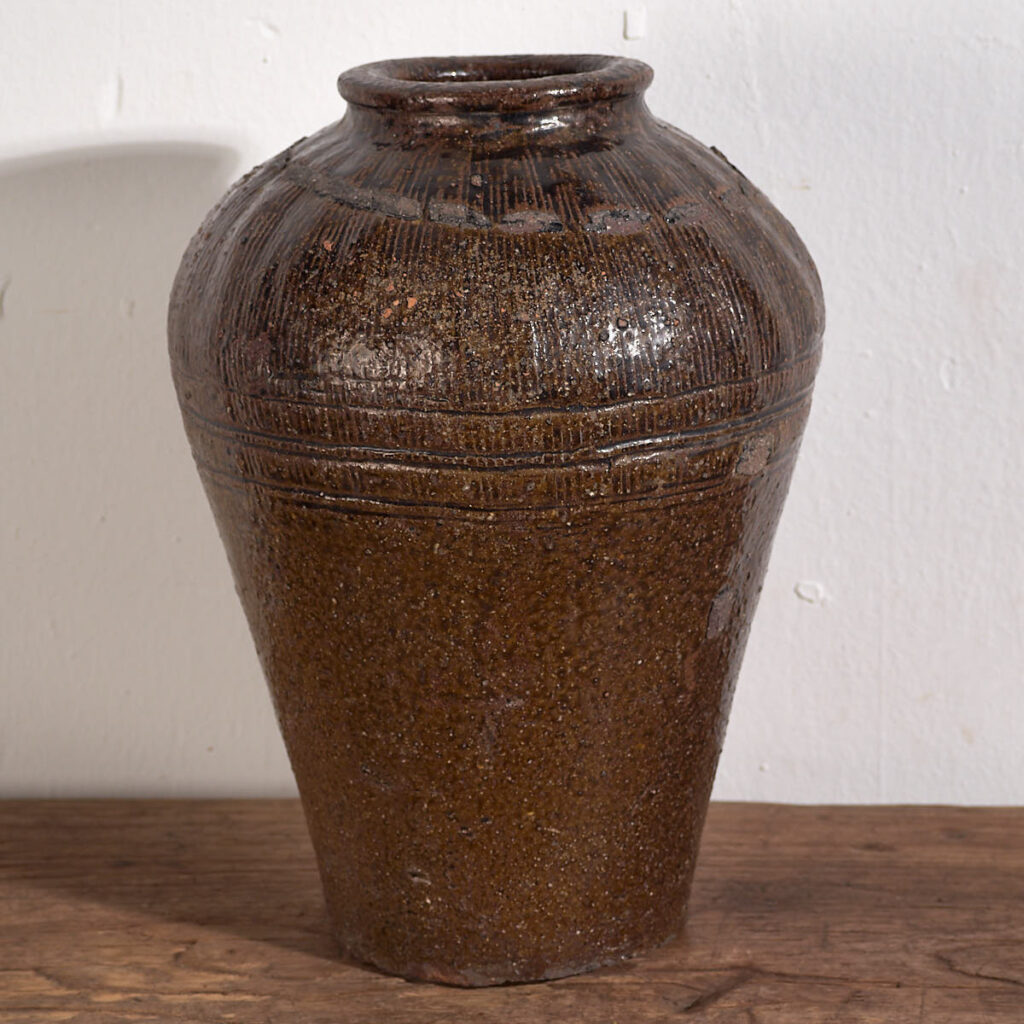 Petit vase ancien dans les tons sombres (c.1900) #2