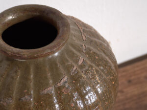 Small antique olive green vase (c.1900) #4