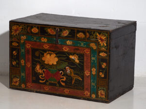 Baúl chino antiguo de color oscuro y de motivos florales (c.1900) #2