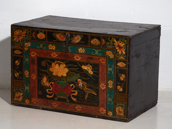 Baúl chino antiguo de color oscuro y de motivos florales (c.1900) #2