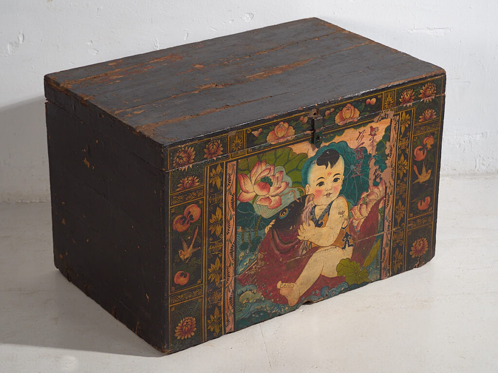 Cofre antiguo oriental de tonos oscuros (c.1900) #4