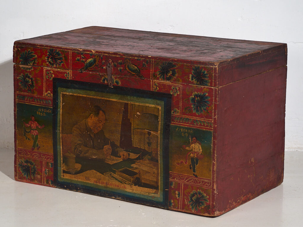 Antiguo baúl de almacenaje chino de color granate (c.1900) #6