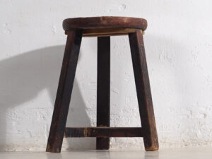 Antiguo taburete redondo de color oscuro (c.1900) #11