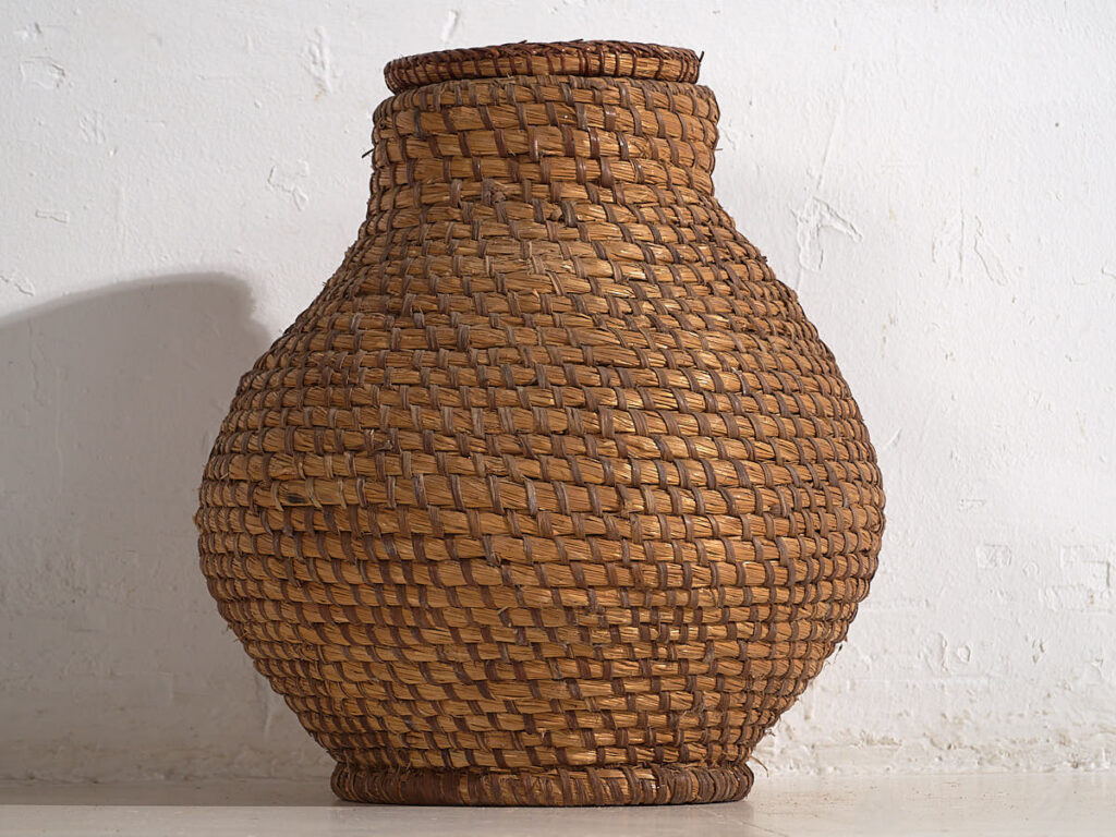 Cesta con tapa antigua (c.1920) #1