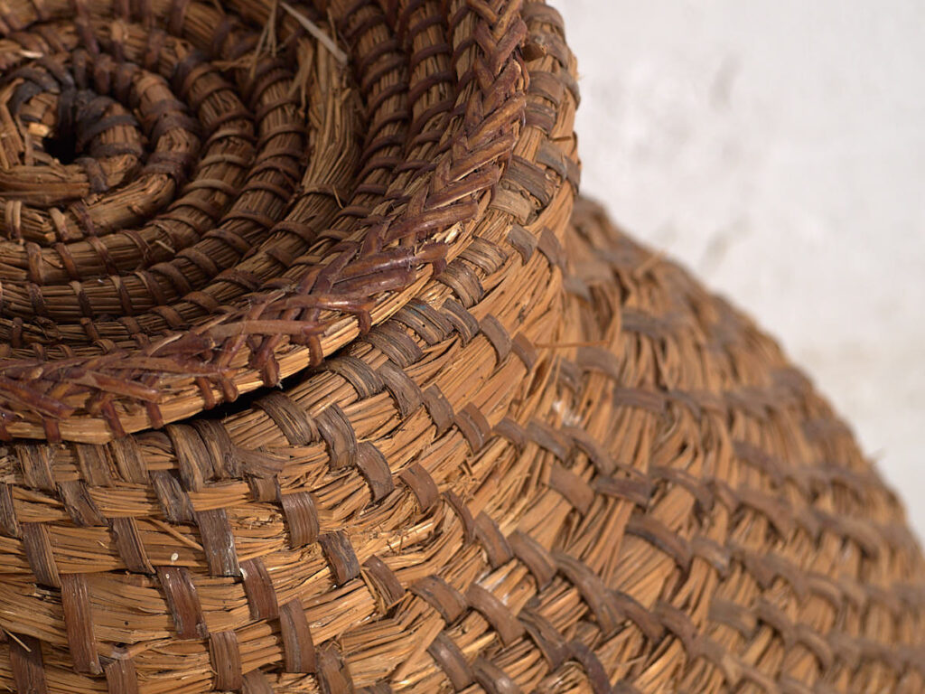 Cesta con tapa antigua (c.1920) #1