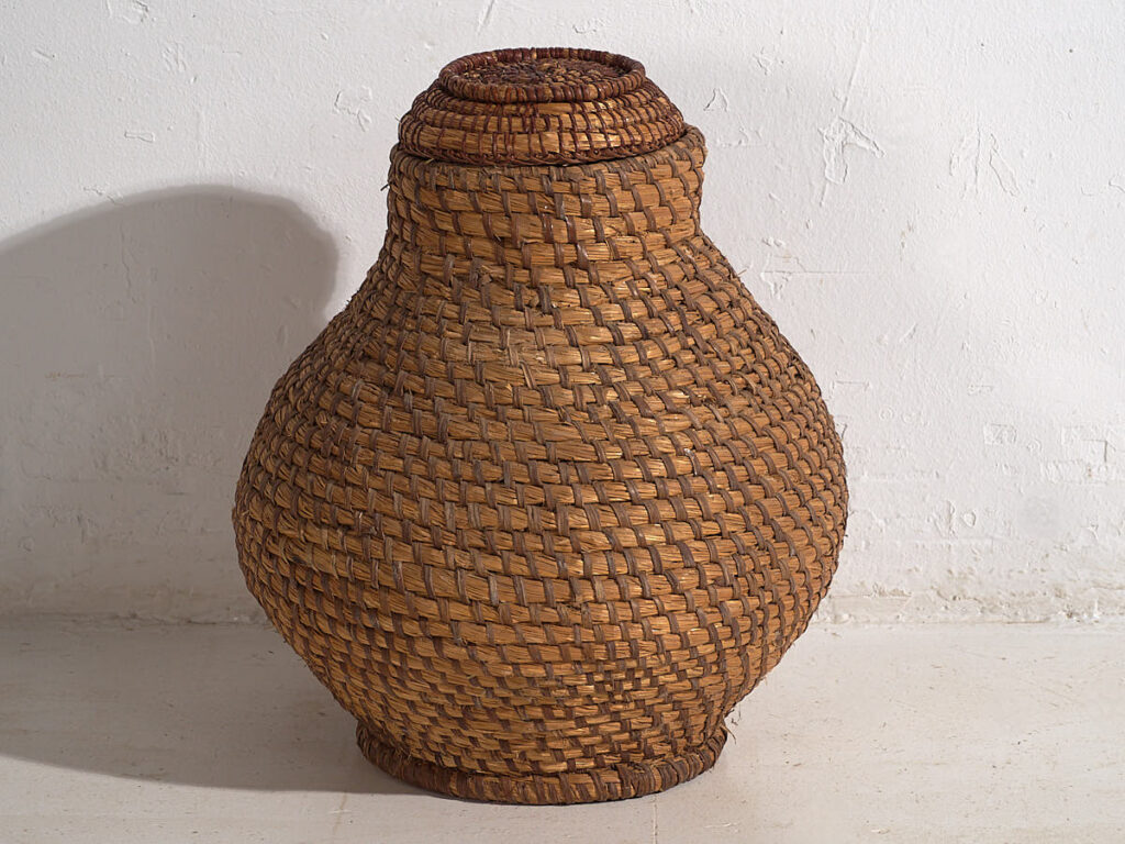 Cesta con tapa antigua (c.1920) #1