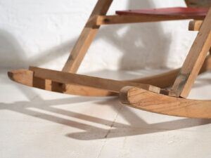 Sillita mecedora antigua para niños (c.1920)