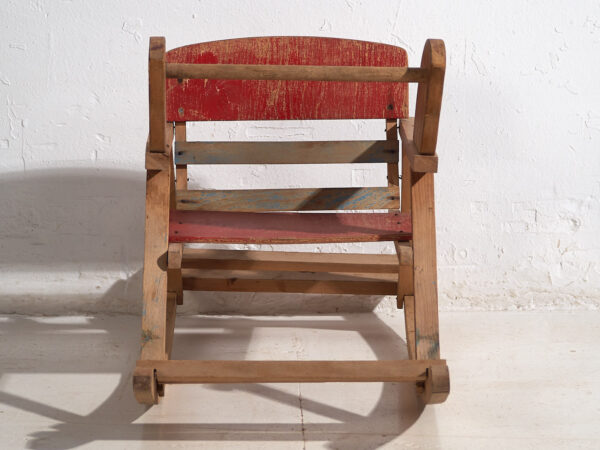 Sillita mecedora antigua para niños (c.1920)