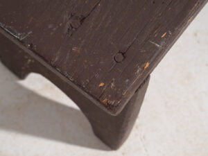 Antiguo taburete pequeño color oscuro (c.1920) #10