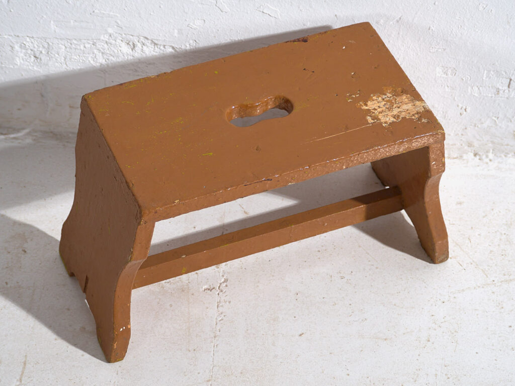 Pequeño taburete antiguo color marrón (c.1920) #9