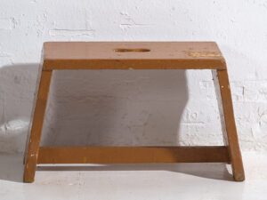 Pequeño taburete antiguo color marrón (c.1920) #9