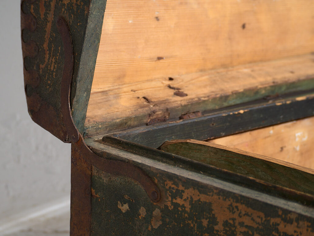 Coffre ancien à patine verte (c.1900) #32