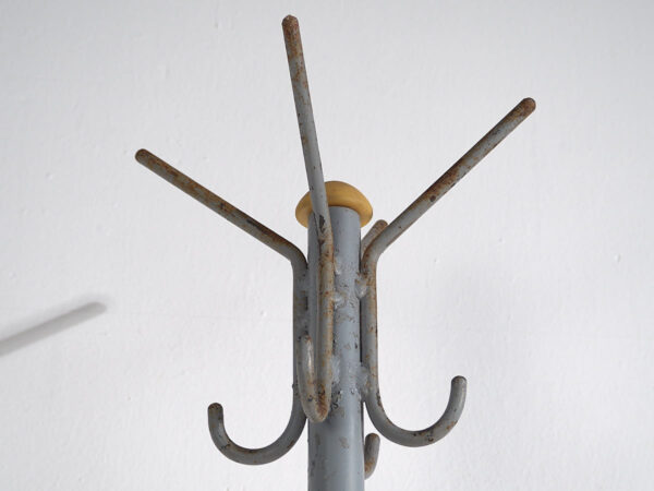 Perchero de recibidor antiguo de hierro (c.1920) #1