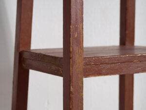 Ancien support pour plante rouge bordeaux (vers 1920)