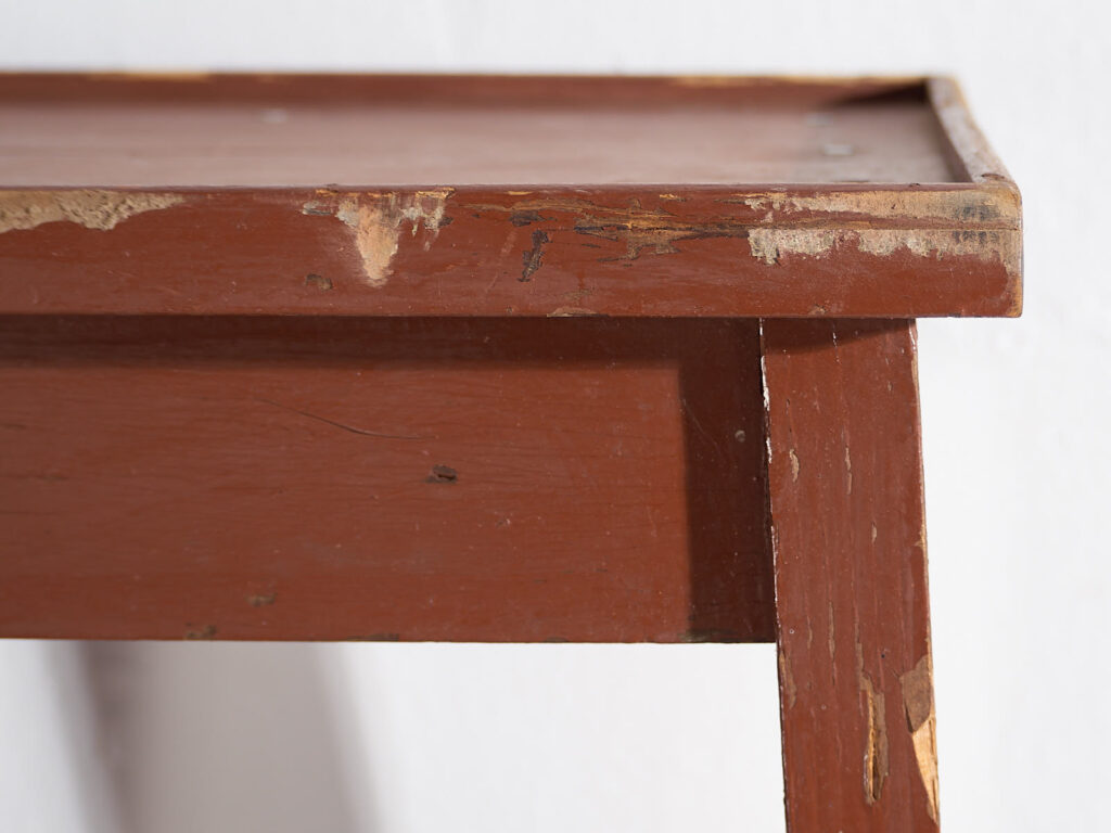 Ancien support pour plante rouge bordeaux (vers 1920)