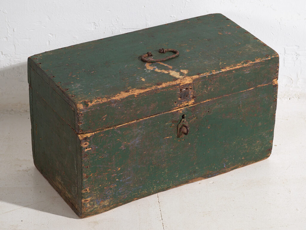 Ancienne boîte militaire verte (c.1910) #1