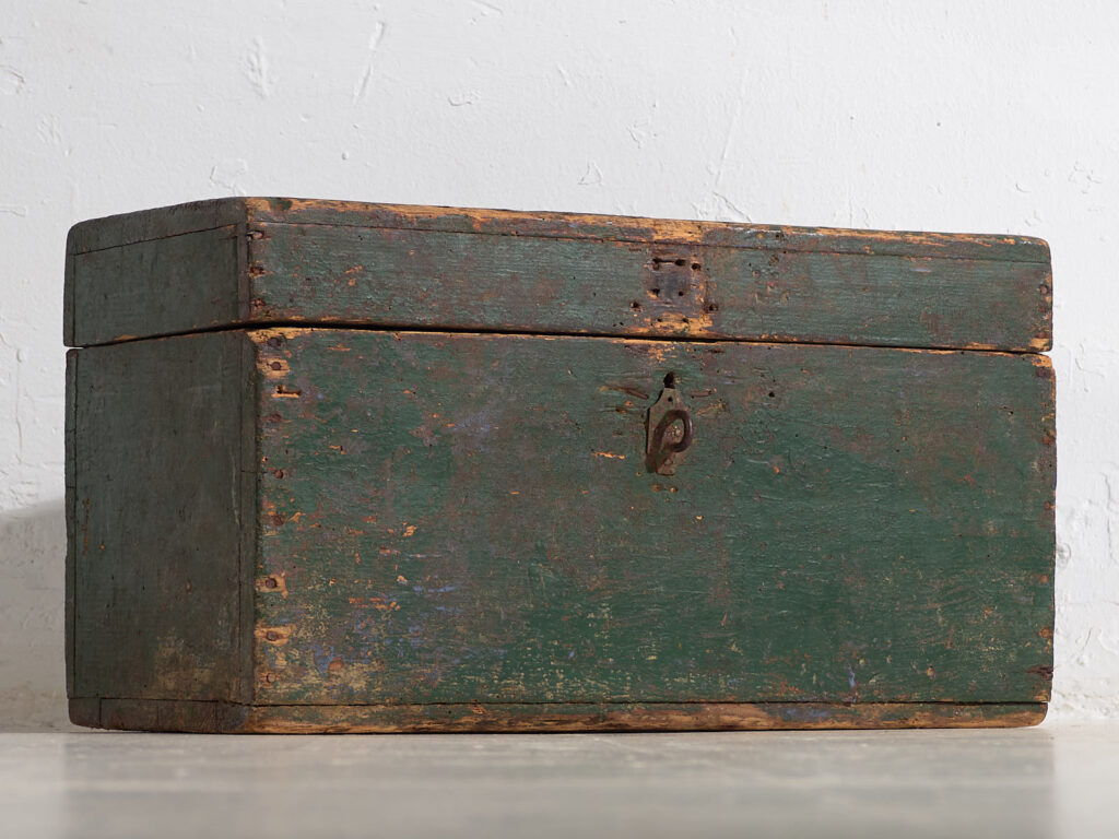 Ancienne boîte militaire verte (c.1910) #1
