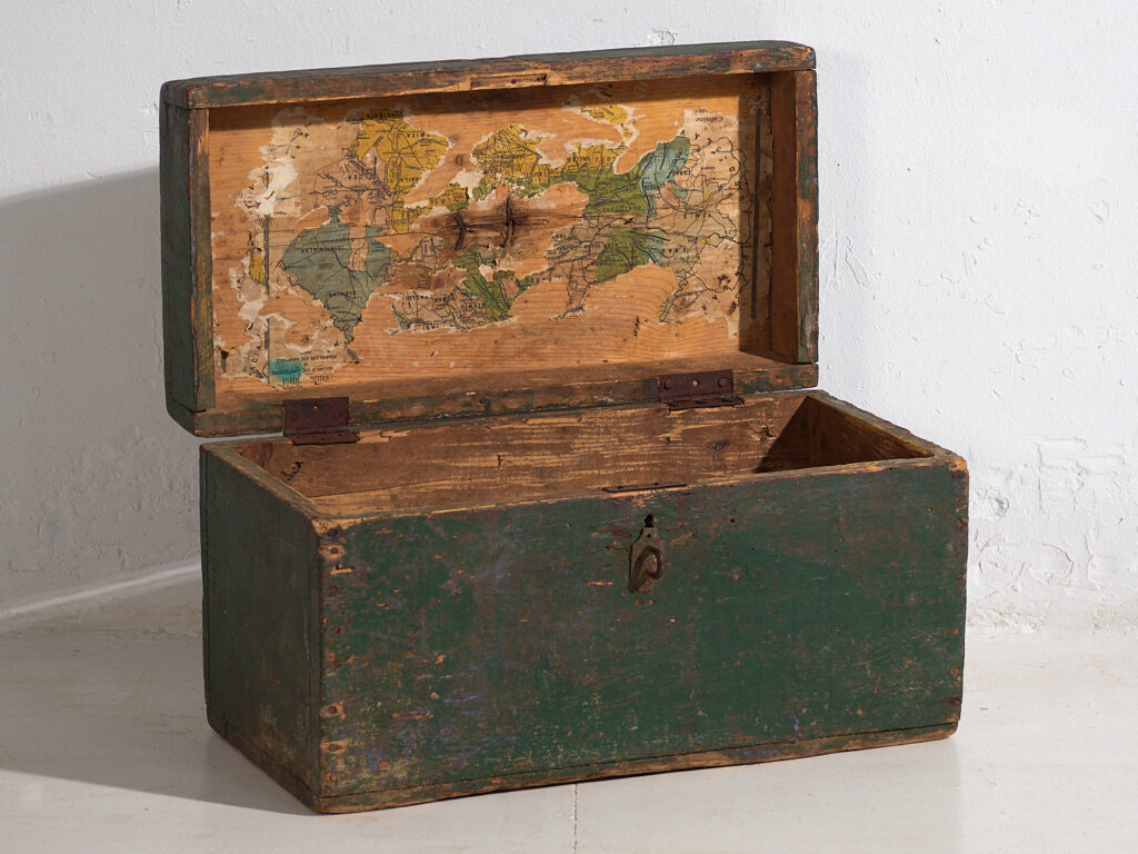 Ancienne boîte militaire verte (c.1910) #1