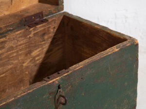 Ancienne boîte militaire verte (c.1910) #1