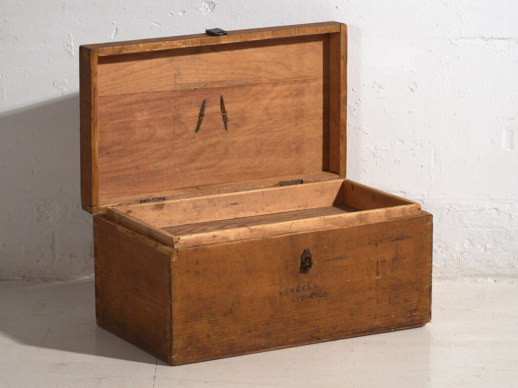 Cofre pequeño antiguo de color marrón (c.1920) #10