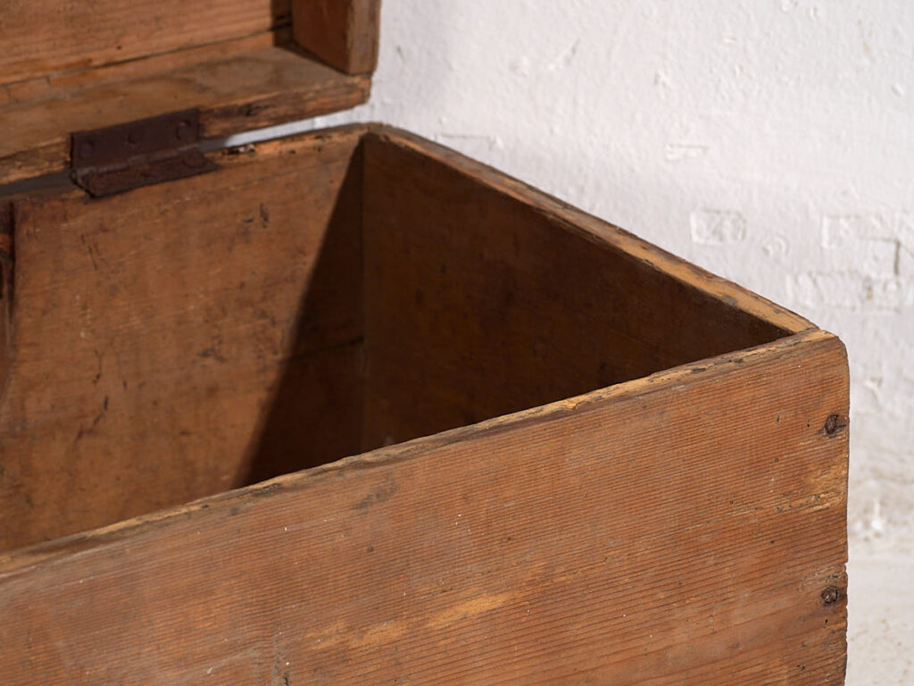 Pequeño cofre antiguo (c.1900) #6