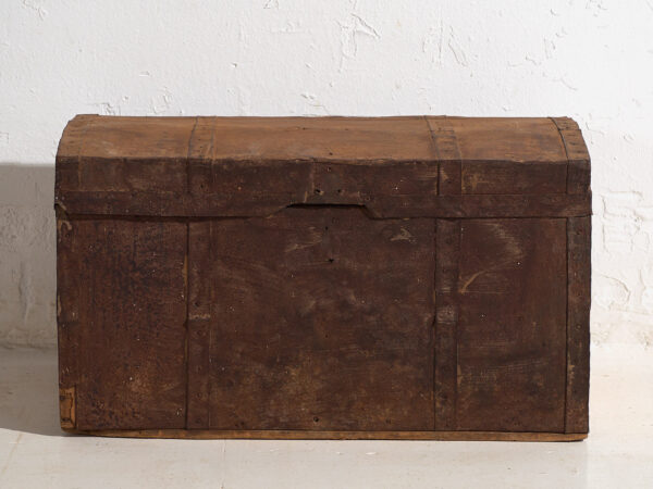 Pequeño cofre antiguo con estructura de metal (c.1920) #11