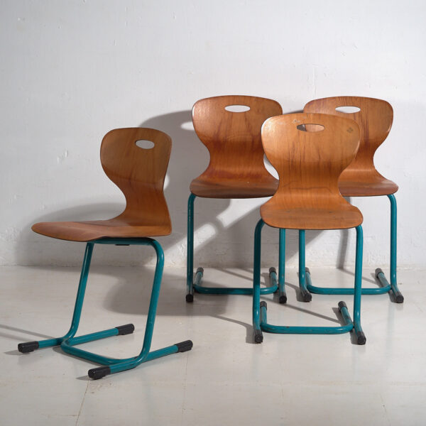 Sillas vintage escolares en color azul turquesa (c.1950). Set de 4 sillas