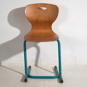 Chaise d'école vintage bleu turquoise (c.1950)
