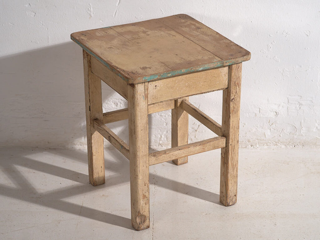 Mesita antigua de madera maciza (c.1920) #13