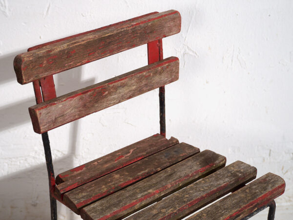 Silla infantil de jardín antigua (c.1920)