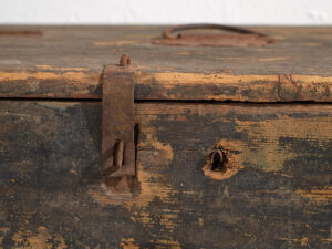 Antiguo baúl de municiones en color azul cobalto (c.1900) #64