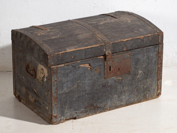 Antiguo cofre de tonos oscuros (c.1910) #65