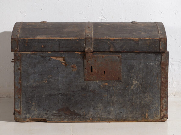 Antiguo cofre de tonos oscuros (c.1910) #65