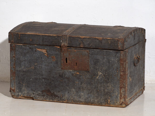 Antiguo cofre de tonos oscuros (c.1910) #65