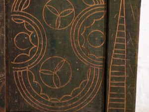 Commode verte ancienne de style primitif (vers 1920) #71