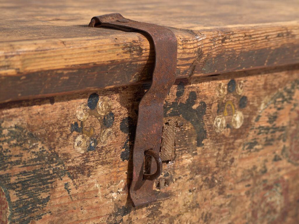 Ancien coffre peint à motifs floraux (c.1900) #72