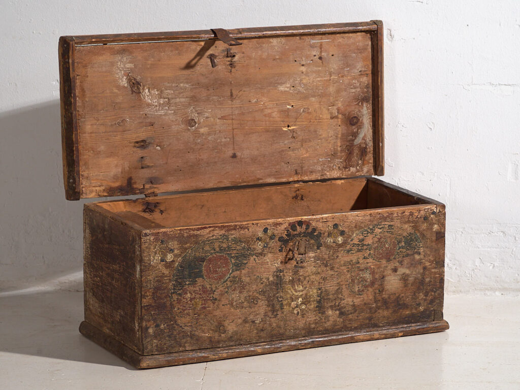 Ancien coffre peint à motifs floraux (c.1900) #72