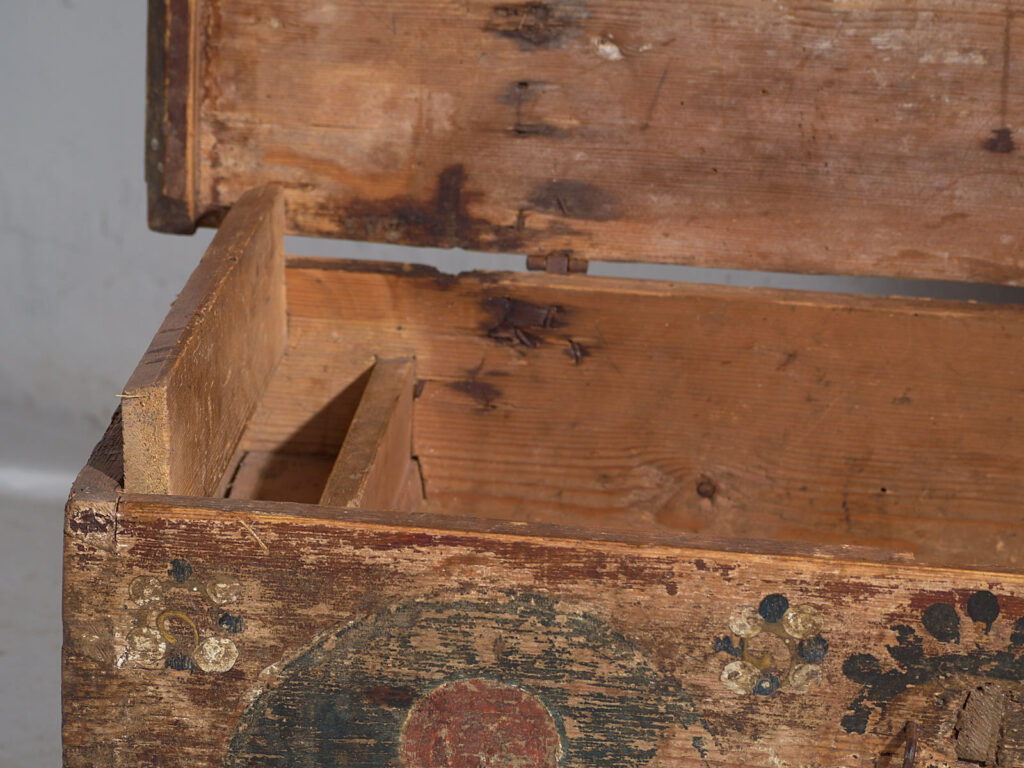 Ancien coffre peint à motifs floraux (c.1900) #72