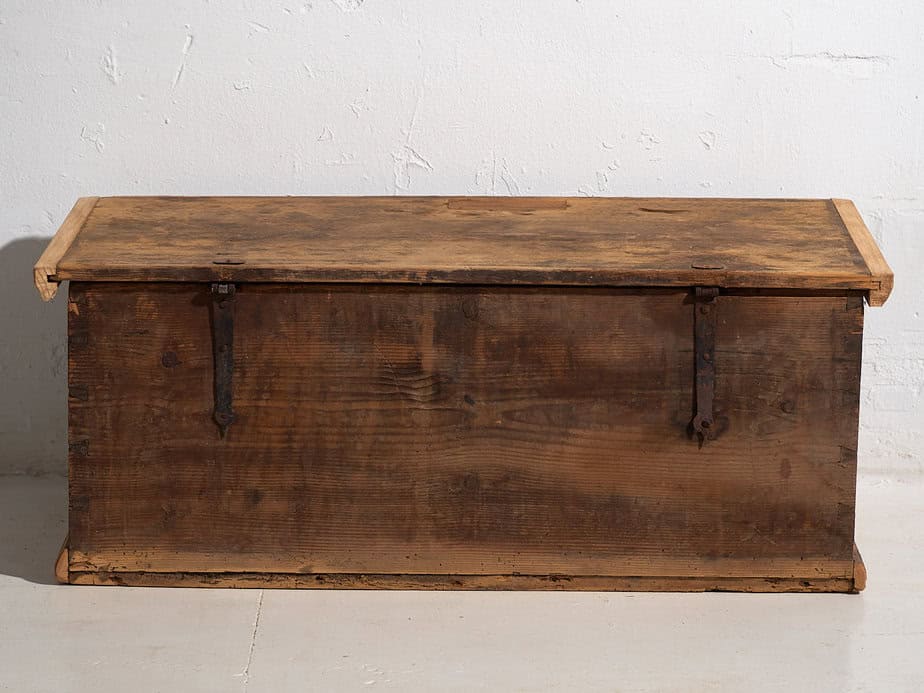 Antiguo baúl pequeño con motivos florales (c.1920) #73