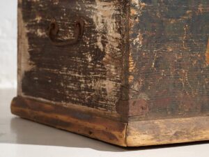 Antiguo baúl pequeño con motivos florales (c.1920) #73