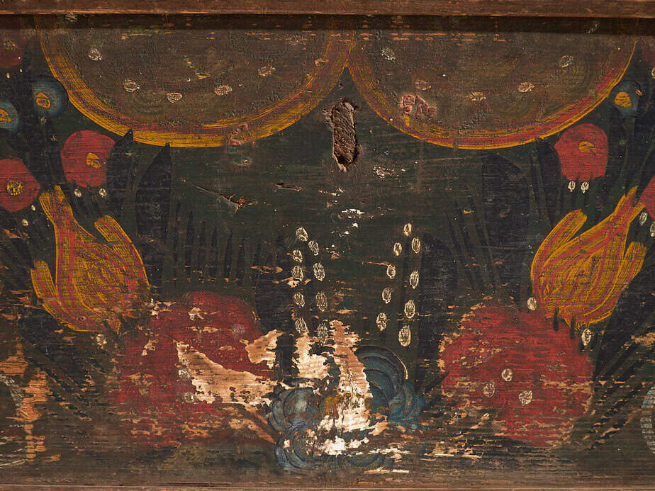 Antiguo baúl pequeño con motivos florales (c.1920) #73