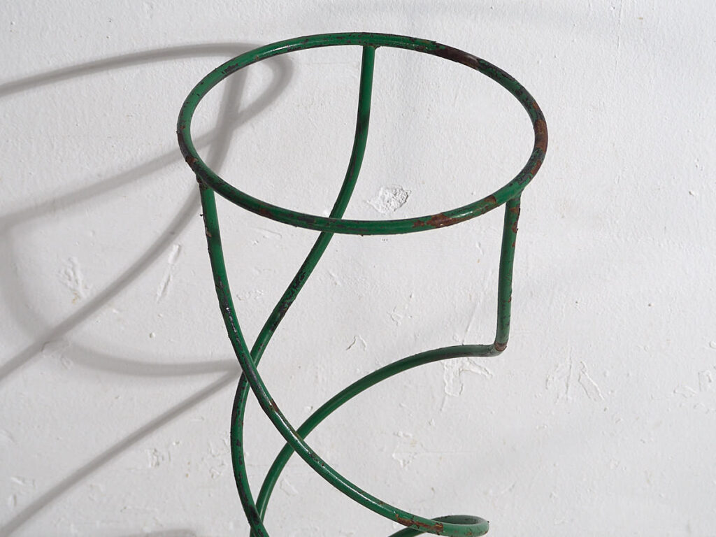 Macetero antiguo de hierro para jardín (c.1920) #113