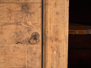 Buffet ancien à trois portes (vers 1900) #2