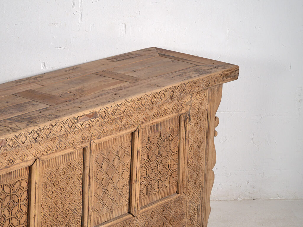 Aparador bajo antiguo tallado a mano (c.1850) #62