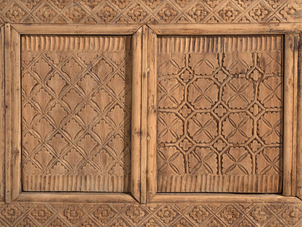 Aparador bajo antiguo tallado a mano (c.1850) #62
