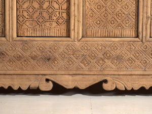 Aparador bajo antiguo tallado a mano (c.1850) #62