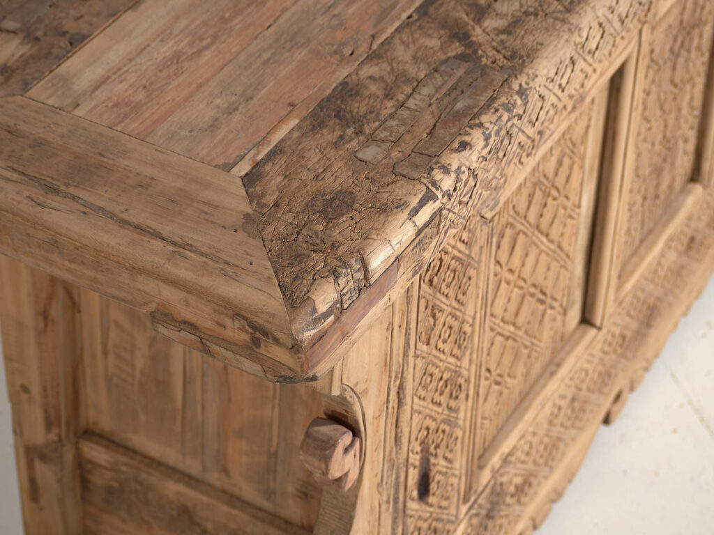 Aparador bajo antiguo tallado a mano (c.1850) #62