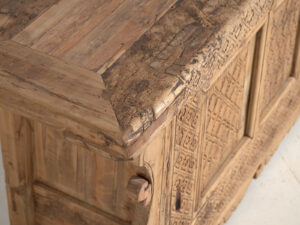 Aparador bajo antiguo tallado a mano (c.1850) #62