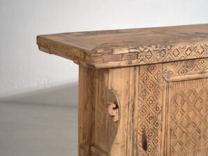 Aparador bajo antiguo tallado a mano (c.1850) #62