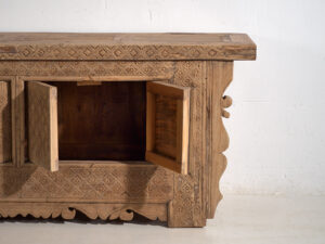 Aparador bajo antiguo tallado a mano (c.1850) #62